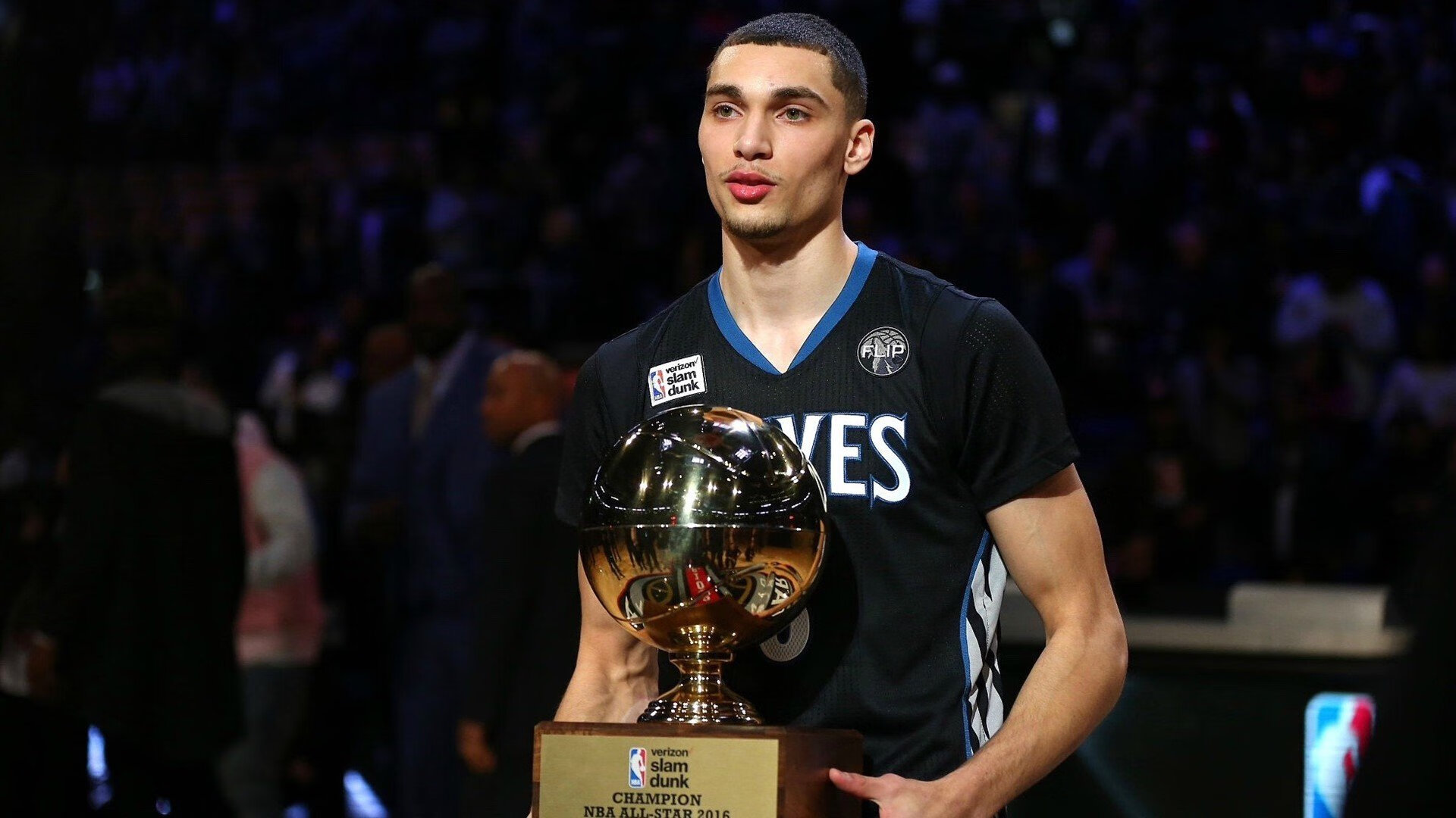 女足比赛团队精神凝聚力，战胜对手信心十足，女足精神视频